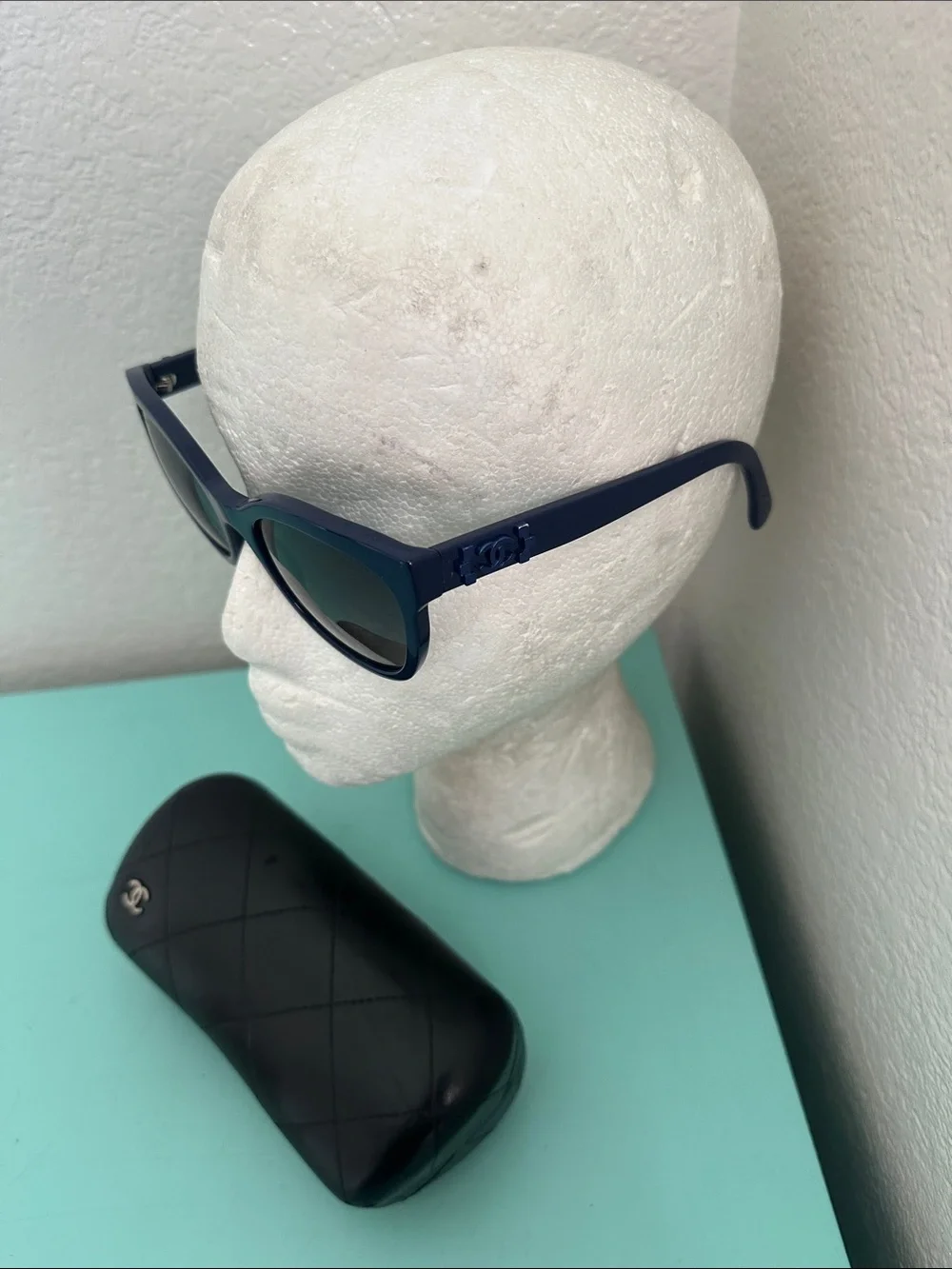 CHANEL Blue Oversized Round Sunglasses with Black Gradient Lenses